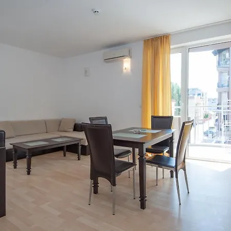 Stella Polaris Apartcomplex 3*